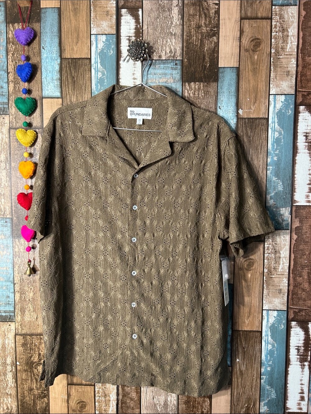 No Boundaries Men's Olive Green Short-Sleeve Button-Up Shirt